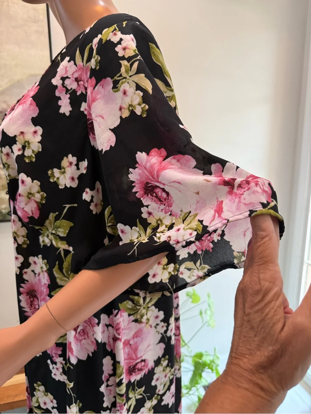 Black white Floral 1X  Swim Coverup with Pink Blooms  This doubles as a duster